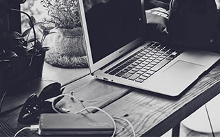 爱游戏app下载-“越王”莫拉塔自我调侃：为啥越位？我鞋码45号